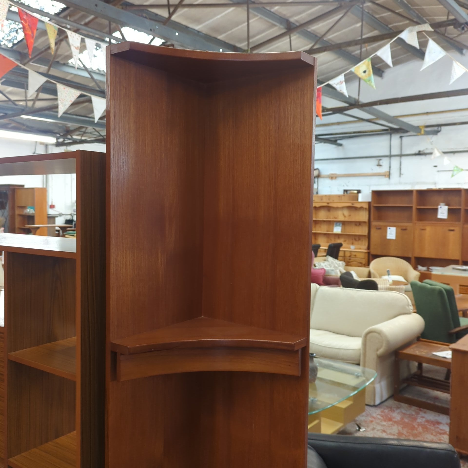Corner Unit
